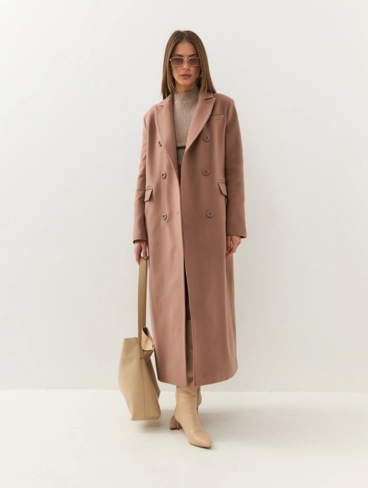 Фото на модели в карточке товара