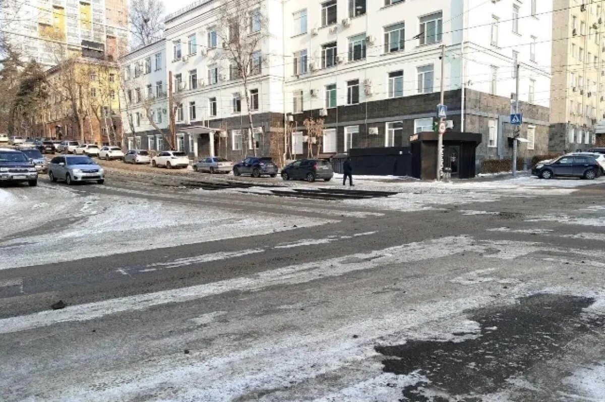    В Хабаровске дорожника оштрафовали за снег и наледь на улицах