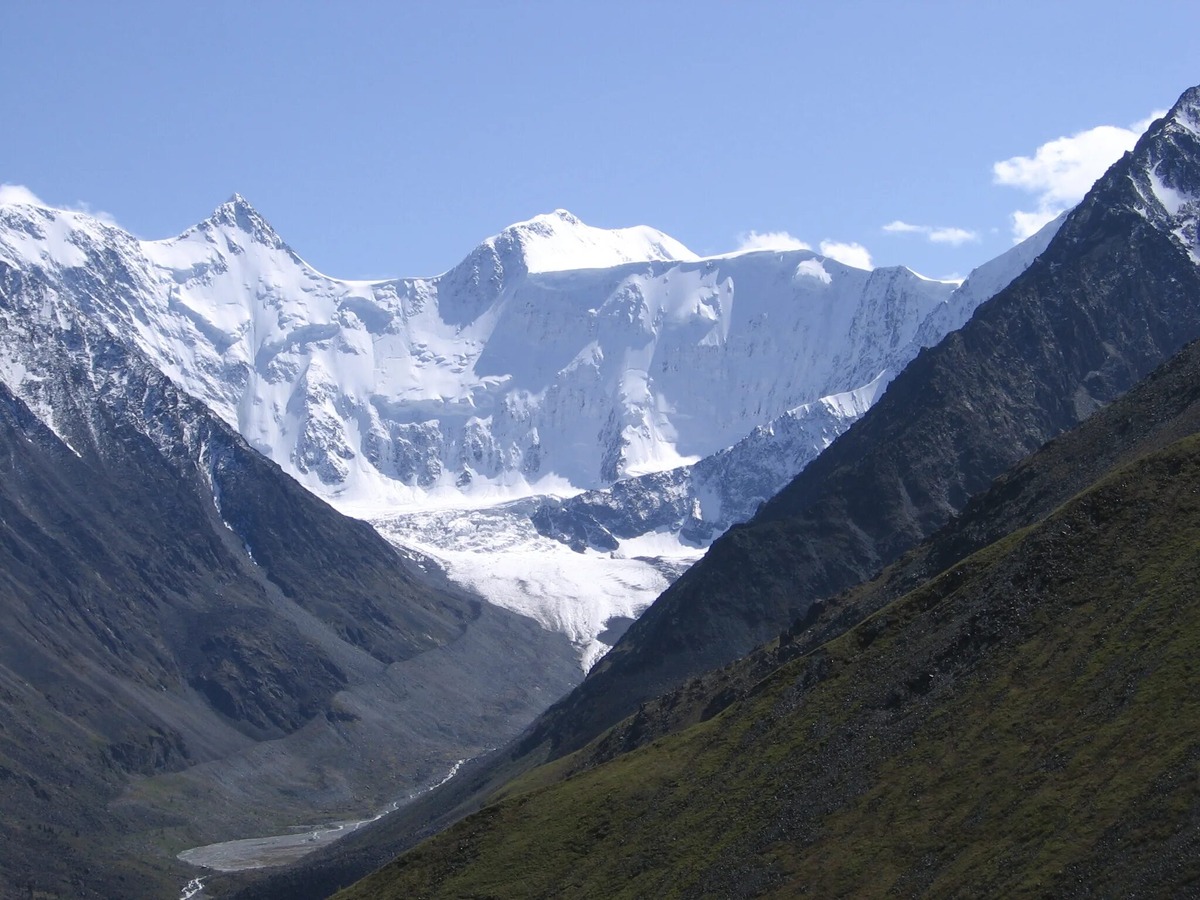 Горы Алтая. Источник: https://avatars.mds.yandex.net/i?id=9af6893218737cd014b59d1774c63c61_l-4903442-images-thumbs&n=13