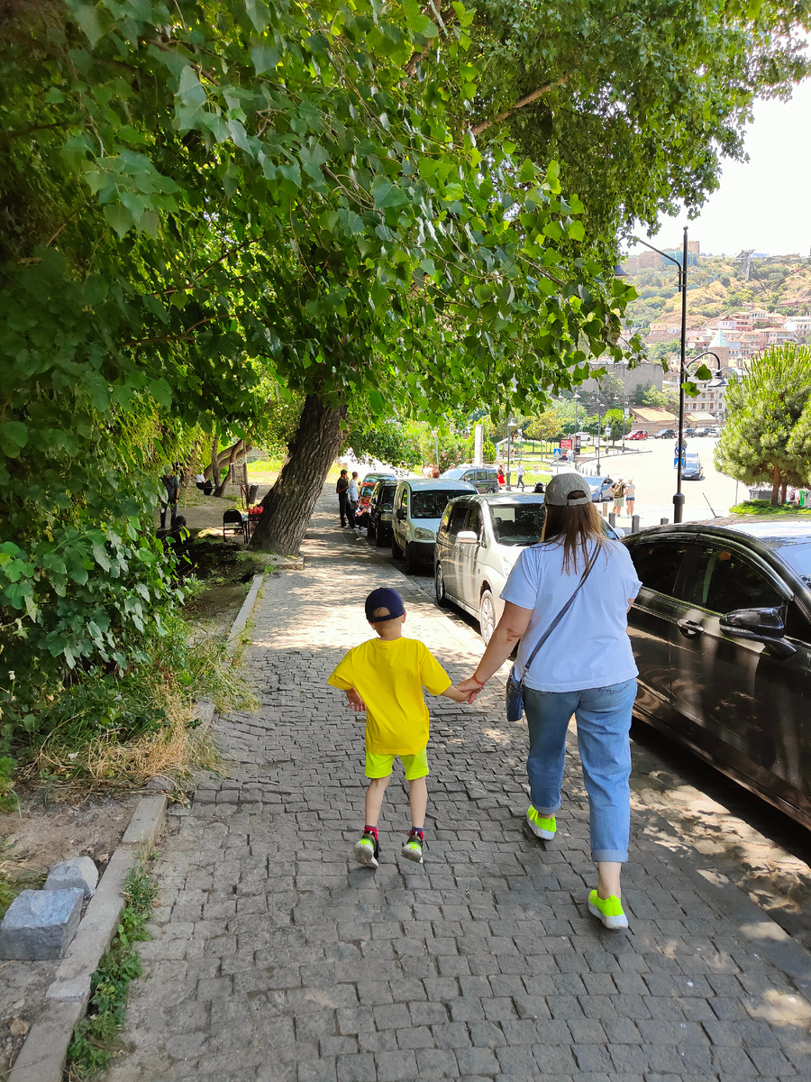 идём по Тбилиси