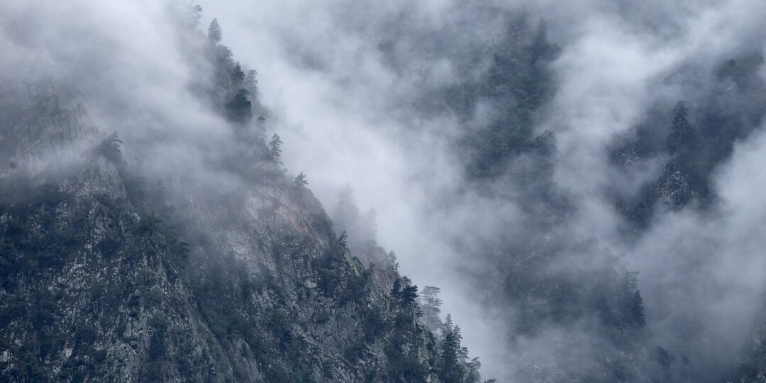 Заметил, что природа - горы, небо, звезды… да вообще пейзажи - нравятся вам намного больше, чем портретные модельные работы и различные мои