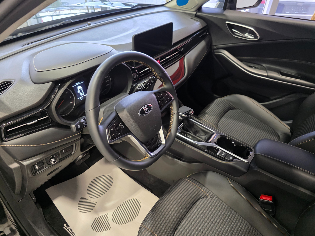 За рулем Москвич-3