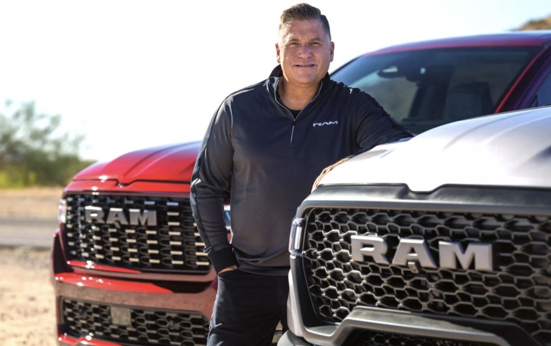 Тим Кунискис — ветеран концерна Stellantis, который с 1993 года работал в компании.