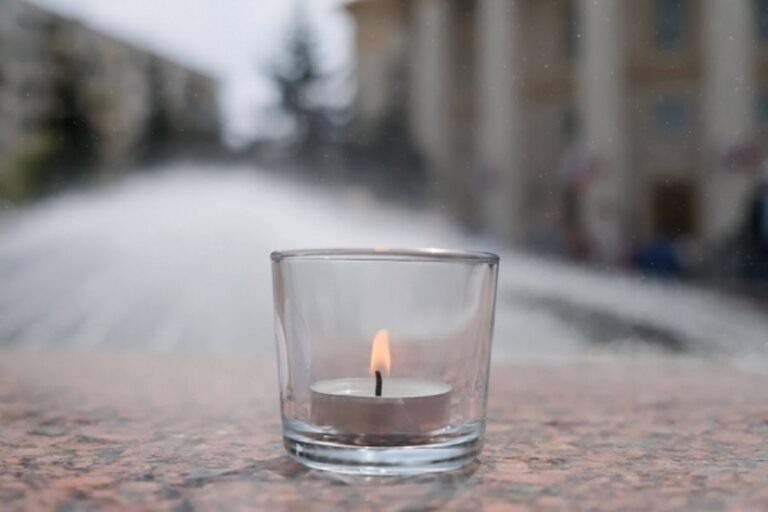 В Волгограде простятся со школьницей, трагически погибшей при падении с балкона