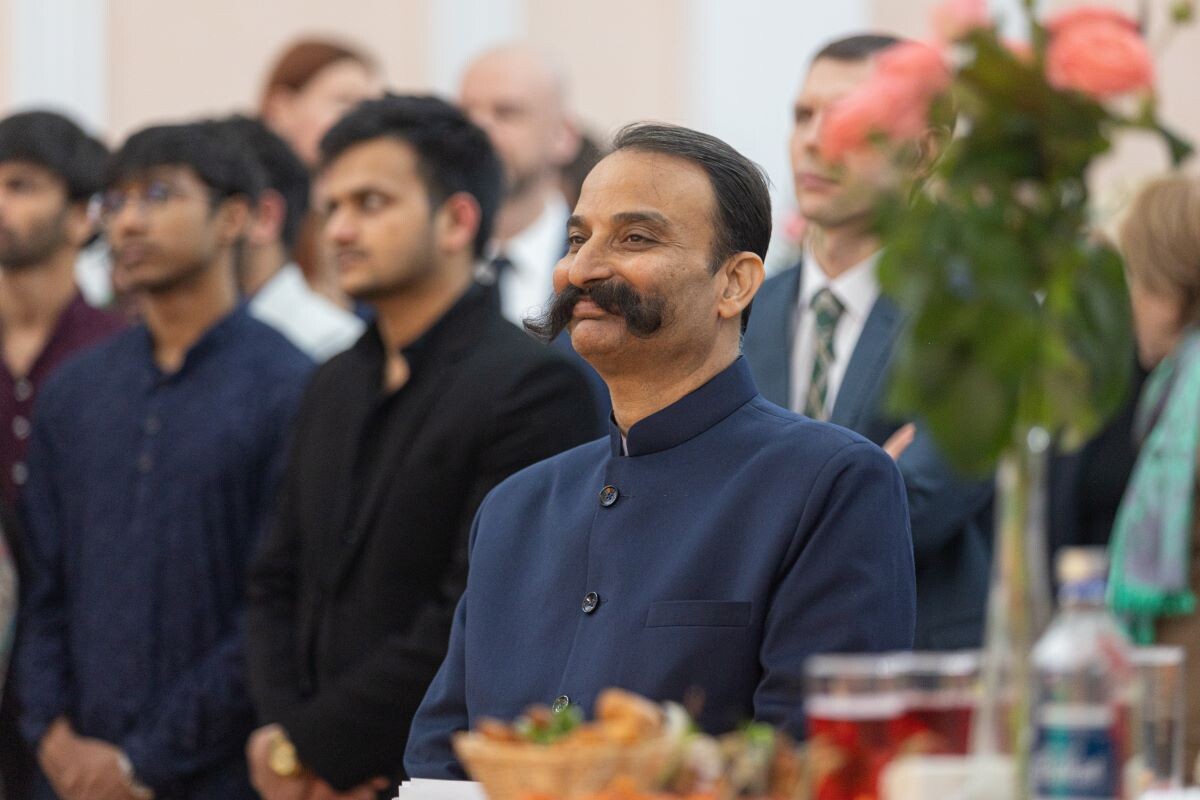 Генконсул Индии впервые появился перед уральским политбомондом и дипломатическими представителями.  Фото: ФедералПресс / Иван Кабанов