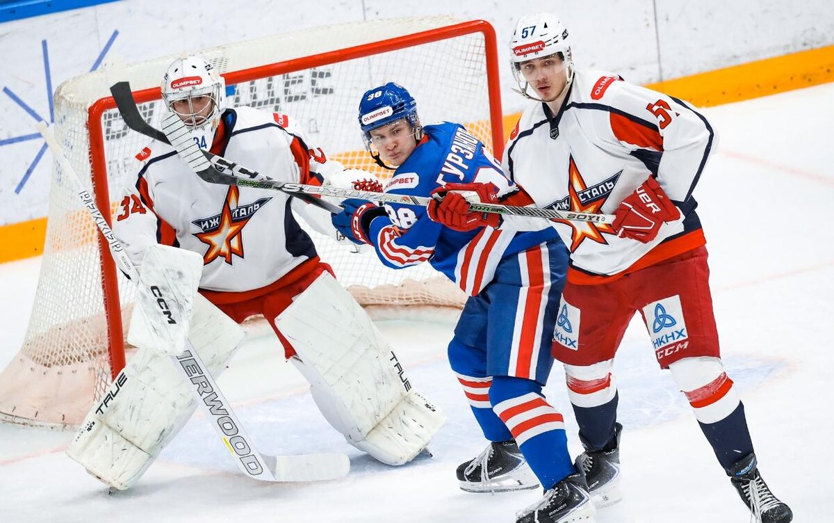    Хоккеисты «Ижстали» проиграли в четвертом матче подряд