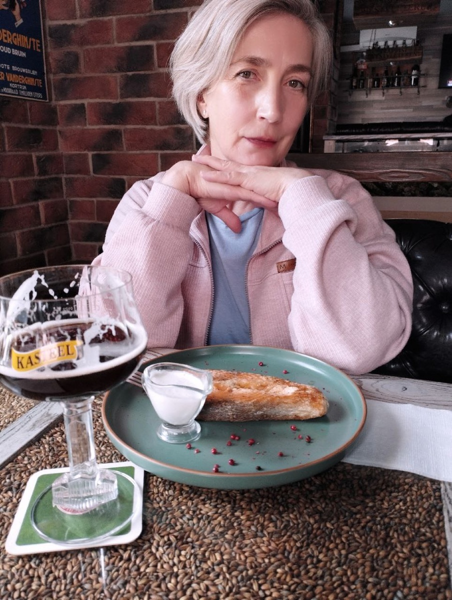 Надя, мурманская форель и кастел руж