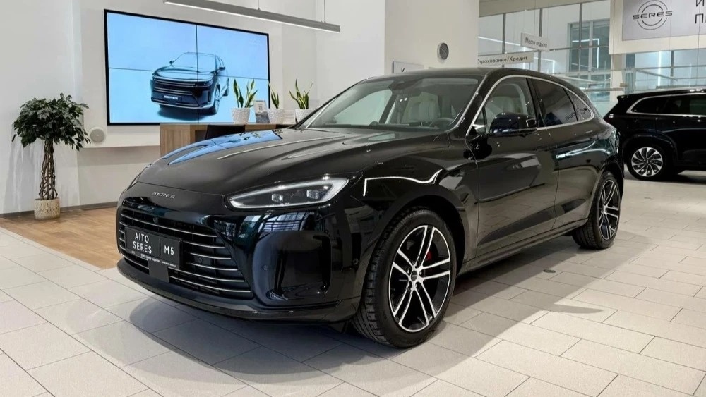 Кроссовер Seres M5 / фото ДЦ «А-Драйв» (Воронеж)  📷
