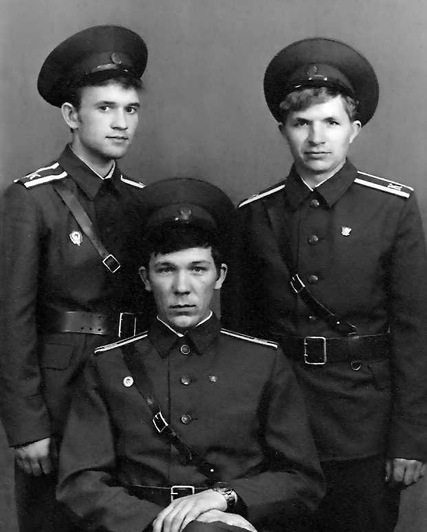 Сайт выпускников Пермского ВАТУ им. Ленинского комсомола. 135 к/о -ХАВ- выпуск 1
