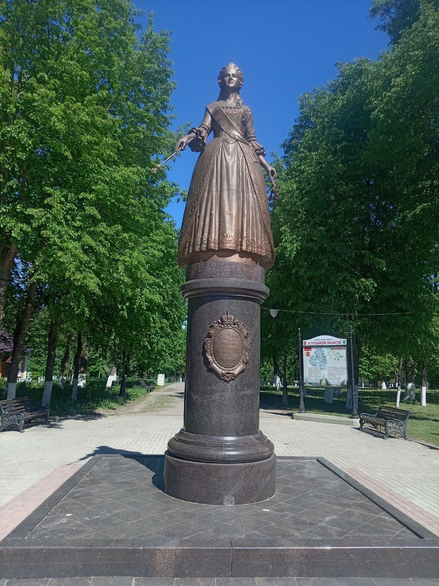 Монумент Екатерине II (фото автора)