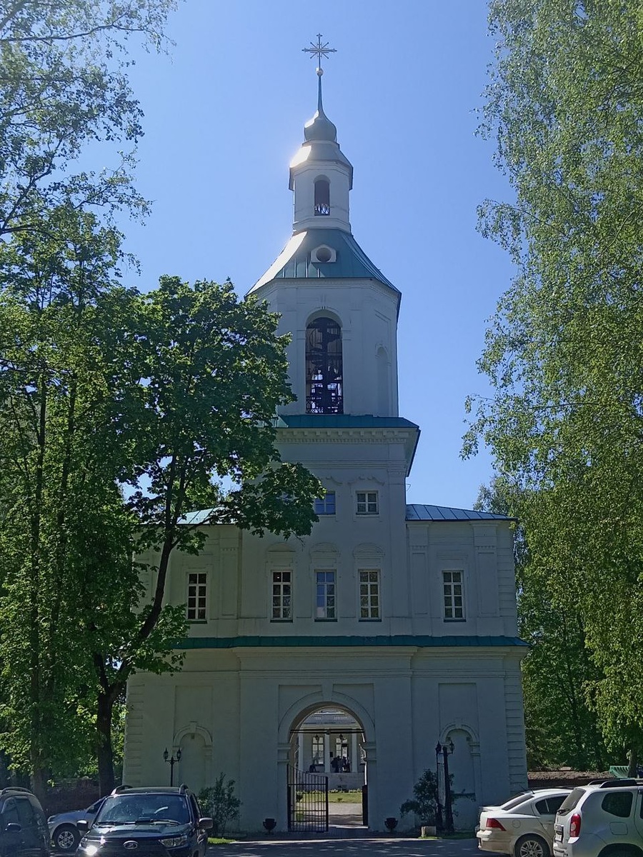 Церковь Казанской иконы Божией матери. Колокольня. (фото автора)