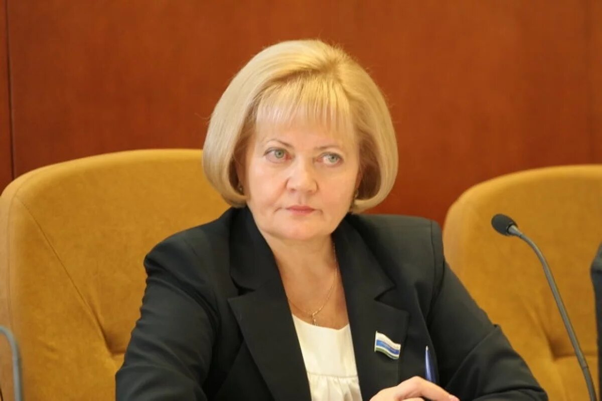    Спикер свердловского Заксобрания Людмила Бабушкина отмечает юбилей