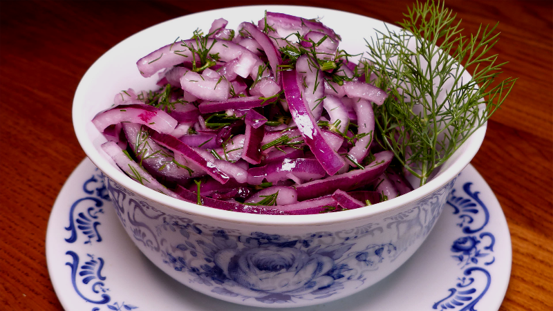 Салат из красного лука