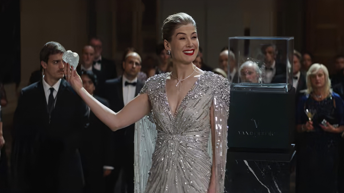 Розамунд Пайк в роли Вероники Вандерберг (скриншот)