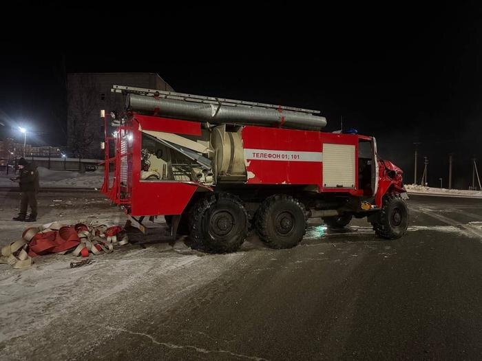 Пострадавшая в ДТП пожарная машина. Фото © Telegram / МВД по Удмуртской Республике