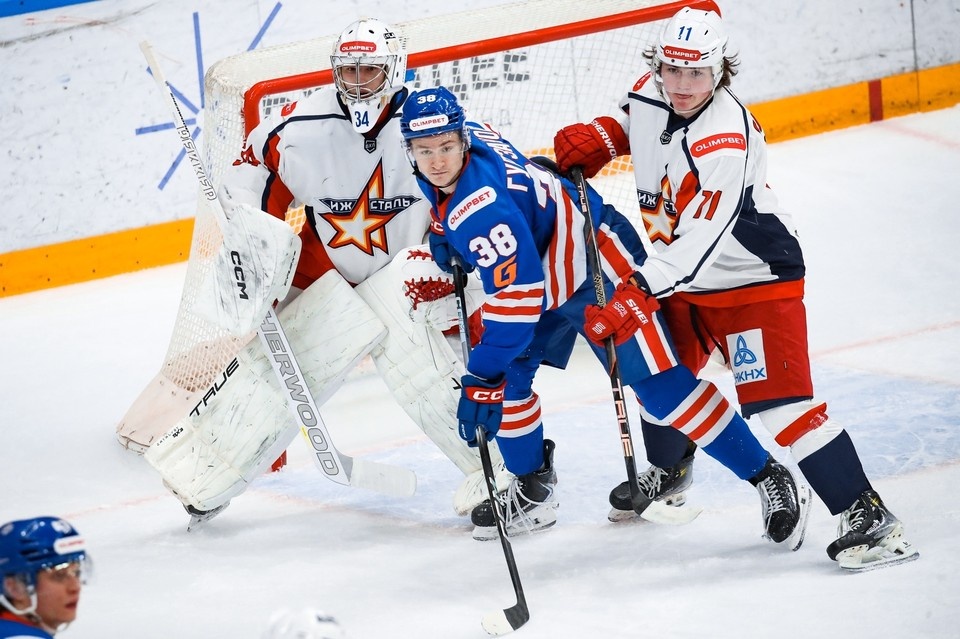   Игра завершилась поражением «Ижстали» со счетом 4:2. Фото: vk.com/izhstal