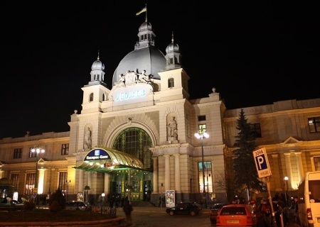    На вокзале Львова военкомы жестоко избили ветерана ВСУ