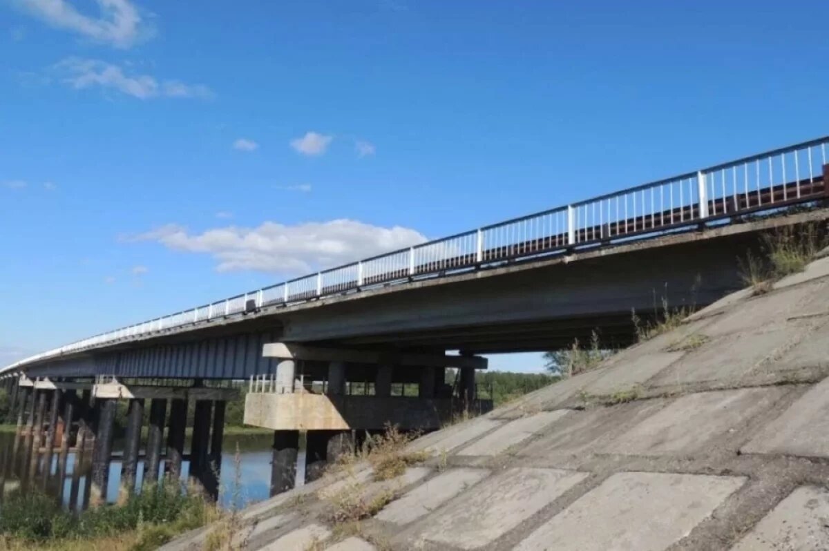    Подрядчик снова уклонился от ремонта моста через реку Кия