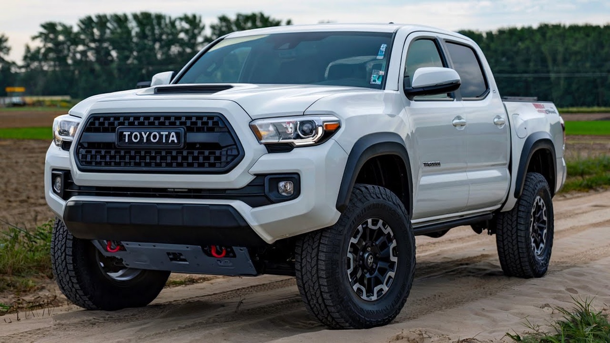 Toyota Tacoma — лидеры рейтинга. Разные миры, но одинаково железная ликвидность