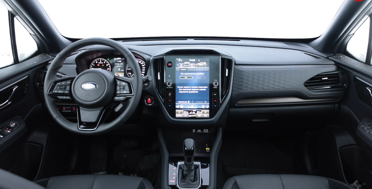 Интерьер Subaru Forester VI: эргономика на высоком уровне.