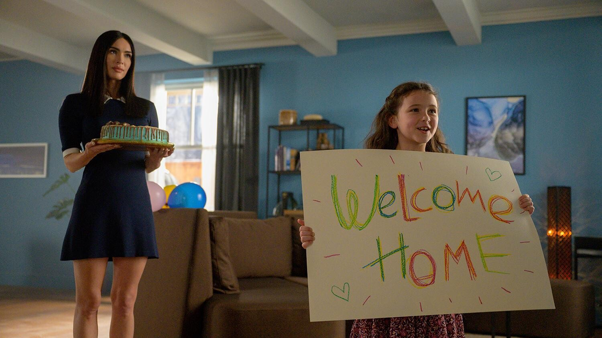 Кадр из фильма «Меган: К вашим услугам». 