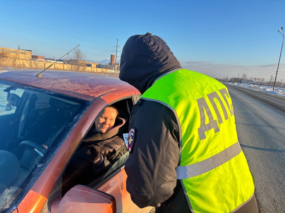 Водителям перечислили 3 документа, которые не надо показывать ГАИ при проверке