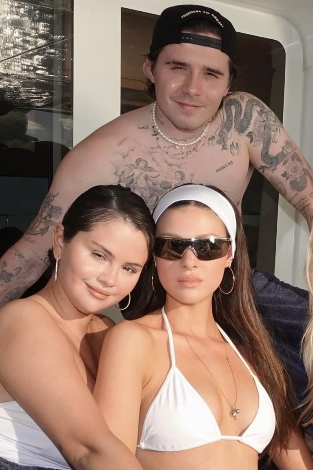    Селена Гомес, Бруклин Бекхэм, Никола Пельтц. Фото: @nicolaannepeltzbeckham (Instagram*)