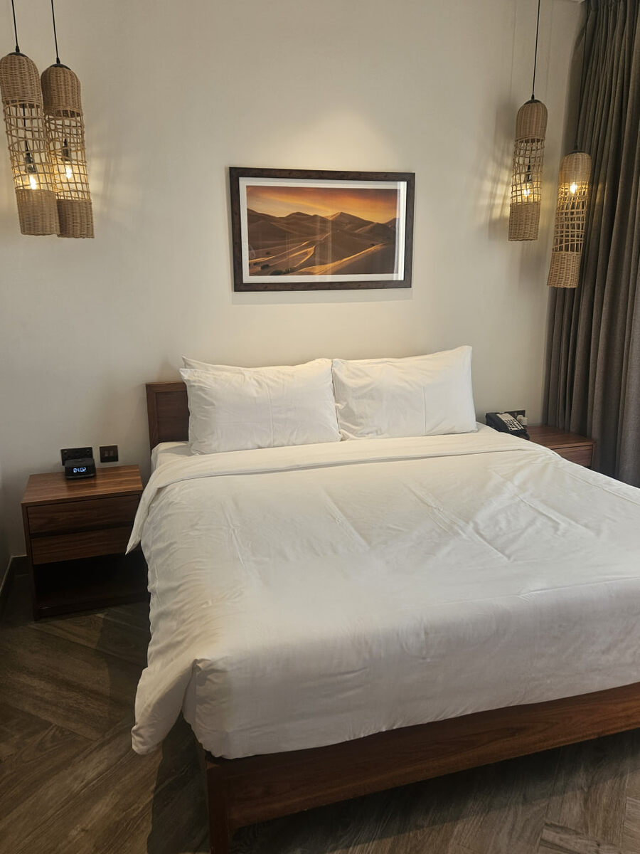 Спальня с ванной комнатой