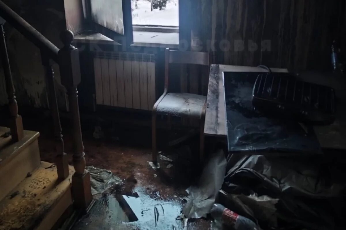    Кадры с места пожара в хостеле в Балашихе опубликовал СК