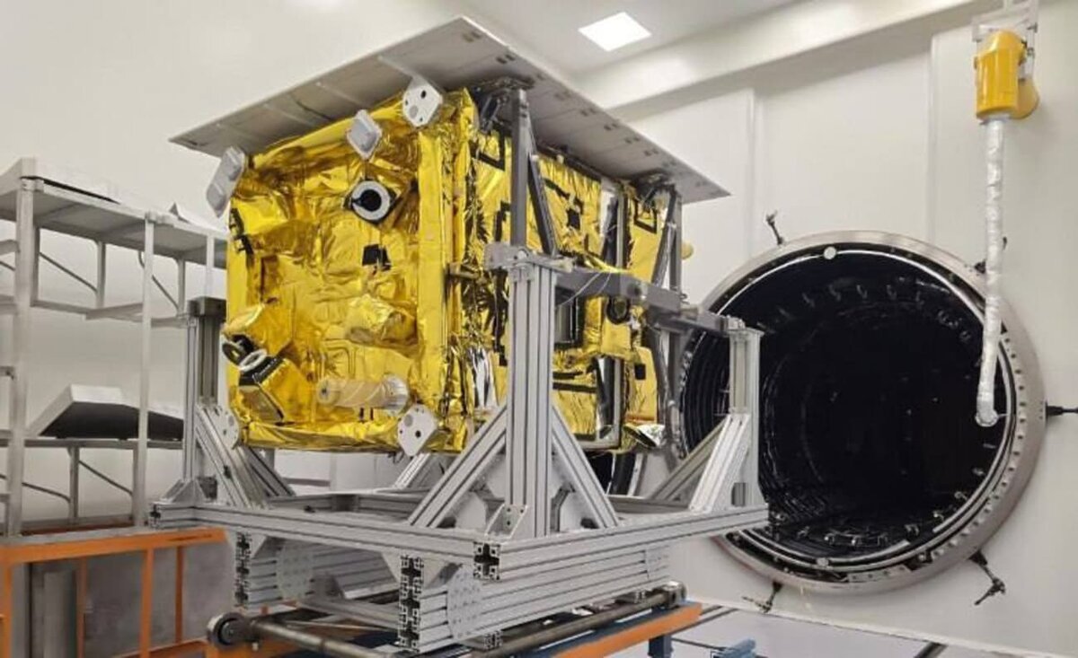   Станция управления спутниками EOS-O