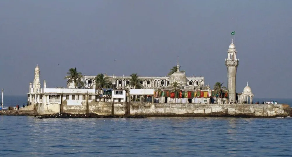 Мечеть посреди моря: Дарга Хаджи Али в Индии