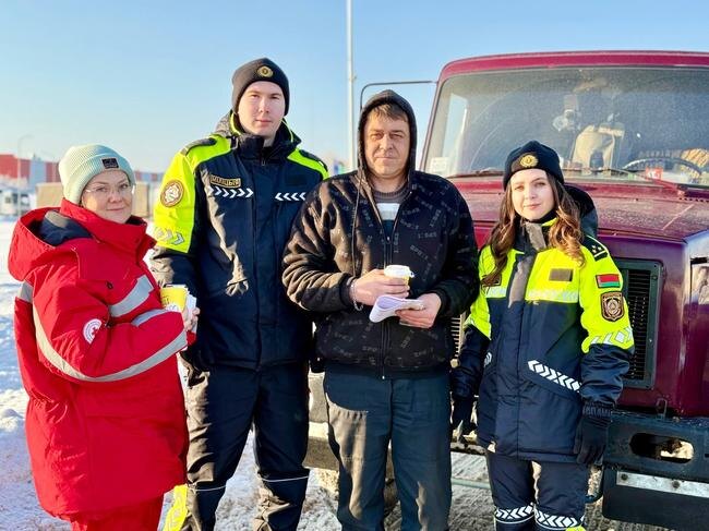 Водителей встречали горячим чаем