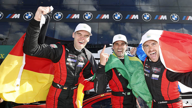 Фелипе Наср вместе со своими напарниками @ Motorsport Images