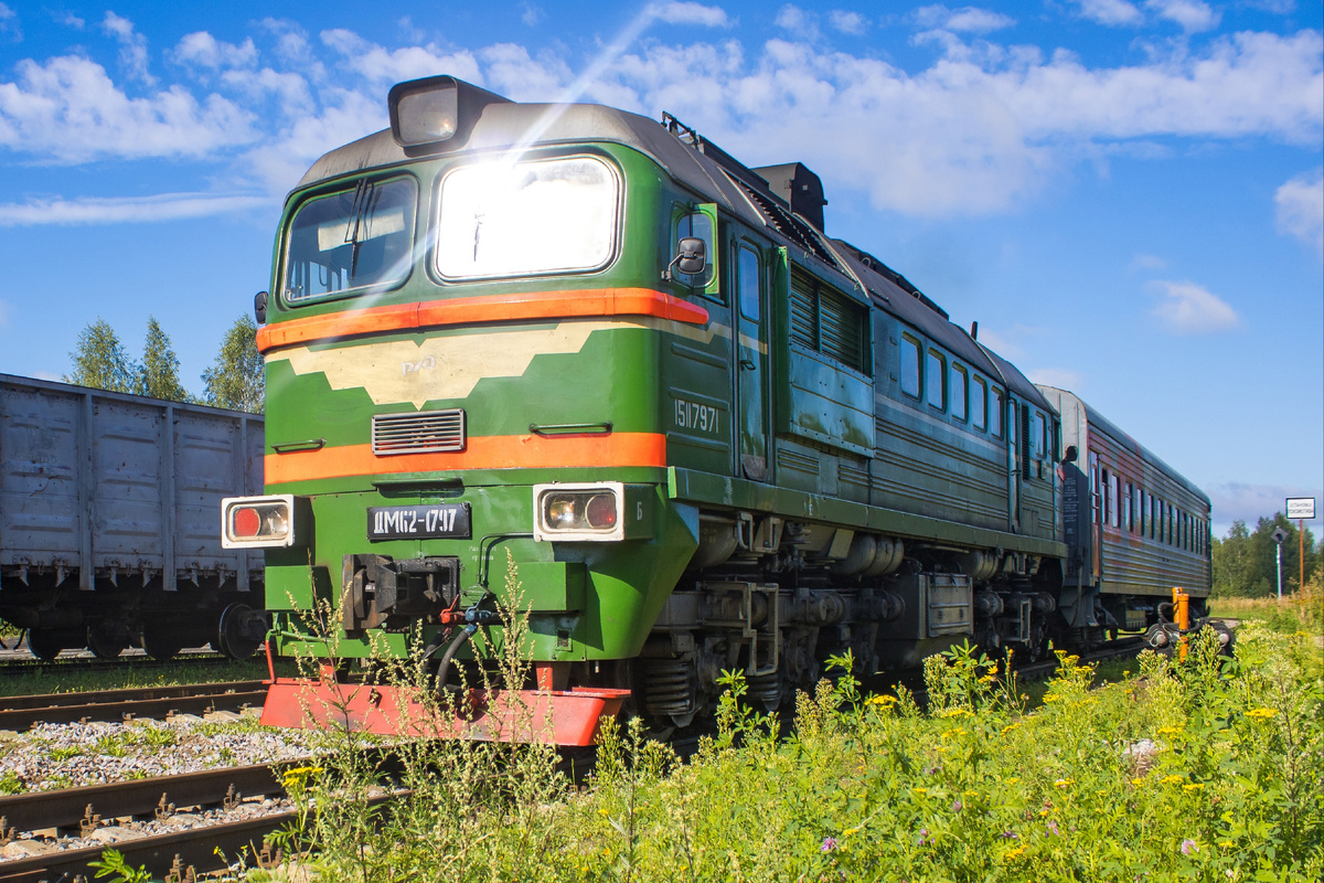 Пригородный поезд Сонково - Савёлово, тепловоз ДМ62-1797 с одним пассажирским вагоном