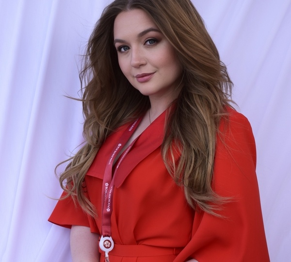 В Курской области бывшая чиновница Анна Коновалова подала иск на 1 млн рублей за оскорбления в соцсетях