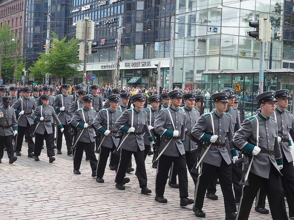 Военный парад в Хельсинки
