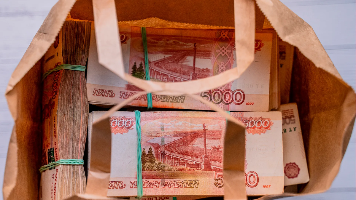 C любовью к каждому . Наташа Эльберг- более 25 лет непрерывно практикующий кризисный психолог, энергопсихолог, автор книг - бестселлеров , автор методики ментальной трансформации и коррекции любых жизненных ситуаций с помощью специальных энергетических практик. Автор - матер энергетического таро