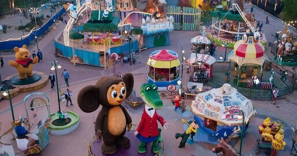 «Чебурляндия» против Диснейленда: в России предлагают создать свой парк развлечений