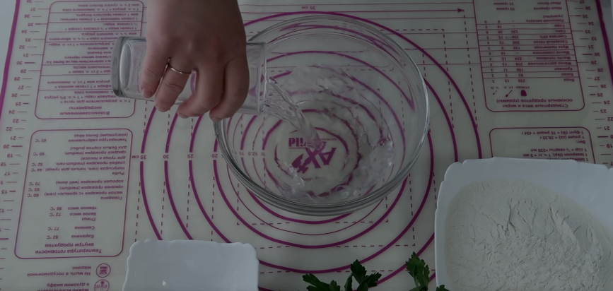 Наливаем теплую воду