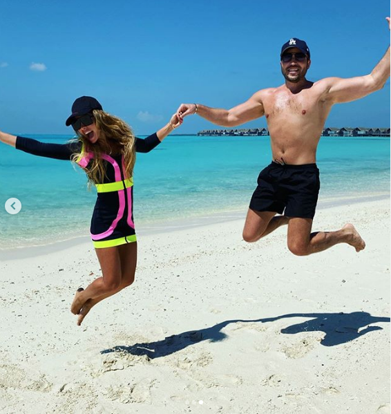 Александр Ревва с супругой на Мальдивах