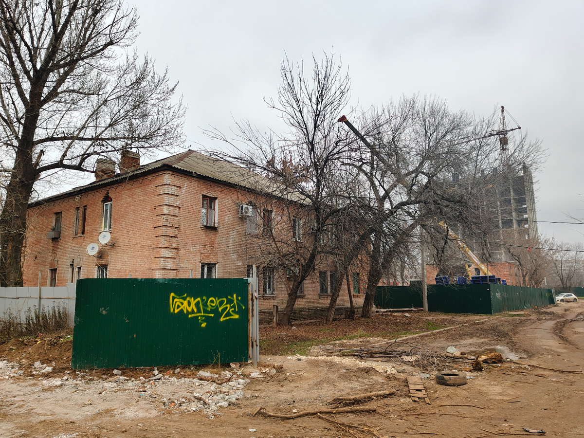 Вот такие здесь дома