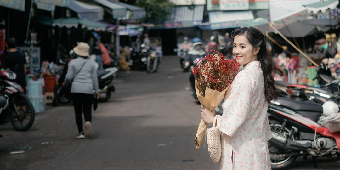 Экономный шопинг. Россиянки стали массово закупаться на рынках - новый тренд обновления гардероба