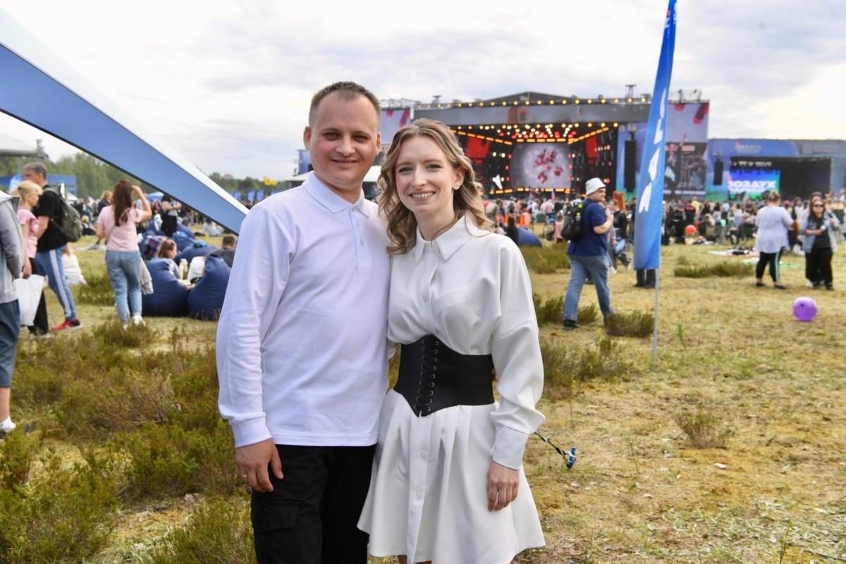    Молодожены Ульяна и Сергей. Фото: «Республика» / Оксана Кудряшова