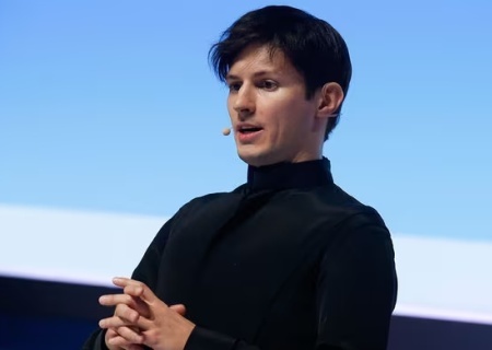    Дуров: верить в безопасность WhatsApp могут только безмозглые