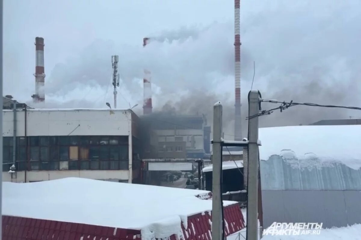    В Перми загорелось здание с несколькими автосервисами возле ТЭЦ