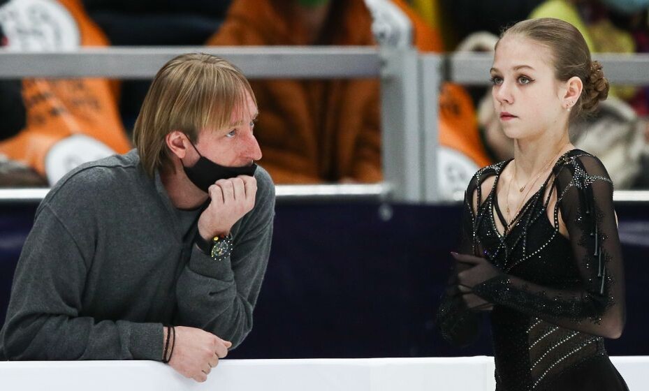    Александра Трусова успела поработать с Евгением Плющенко. Фото: ТАСС