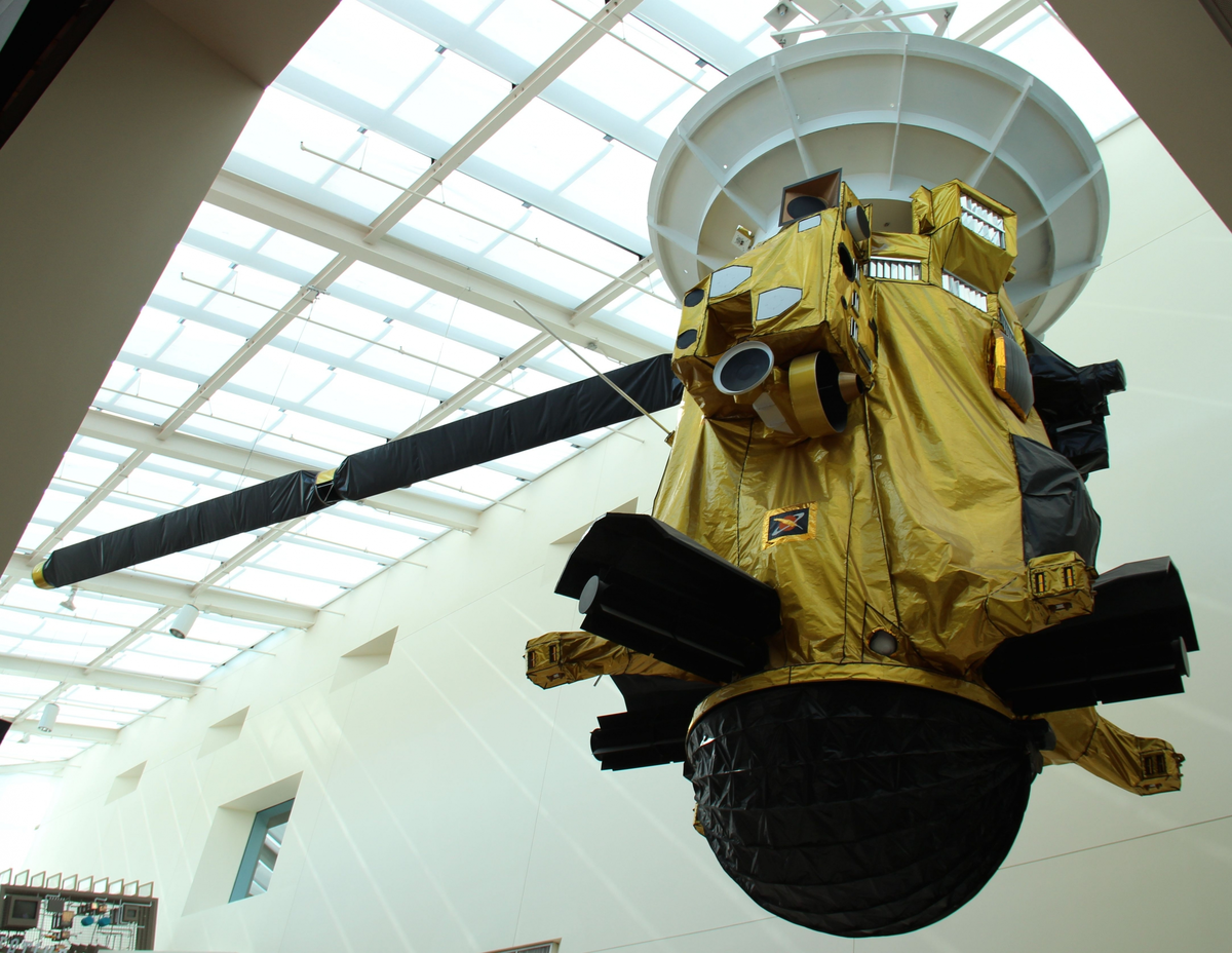 Cassini , (источник: californiasciencecenter.org)