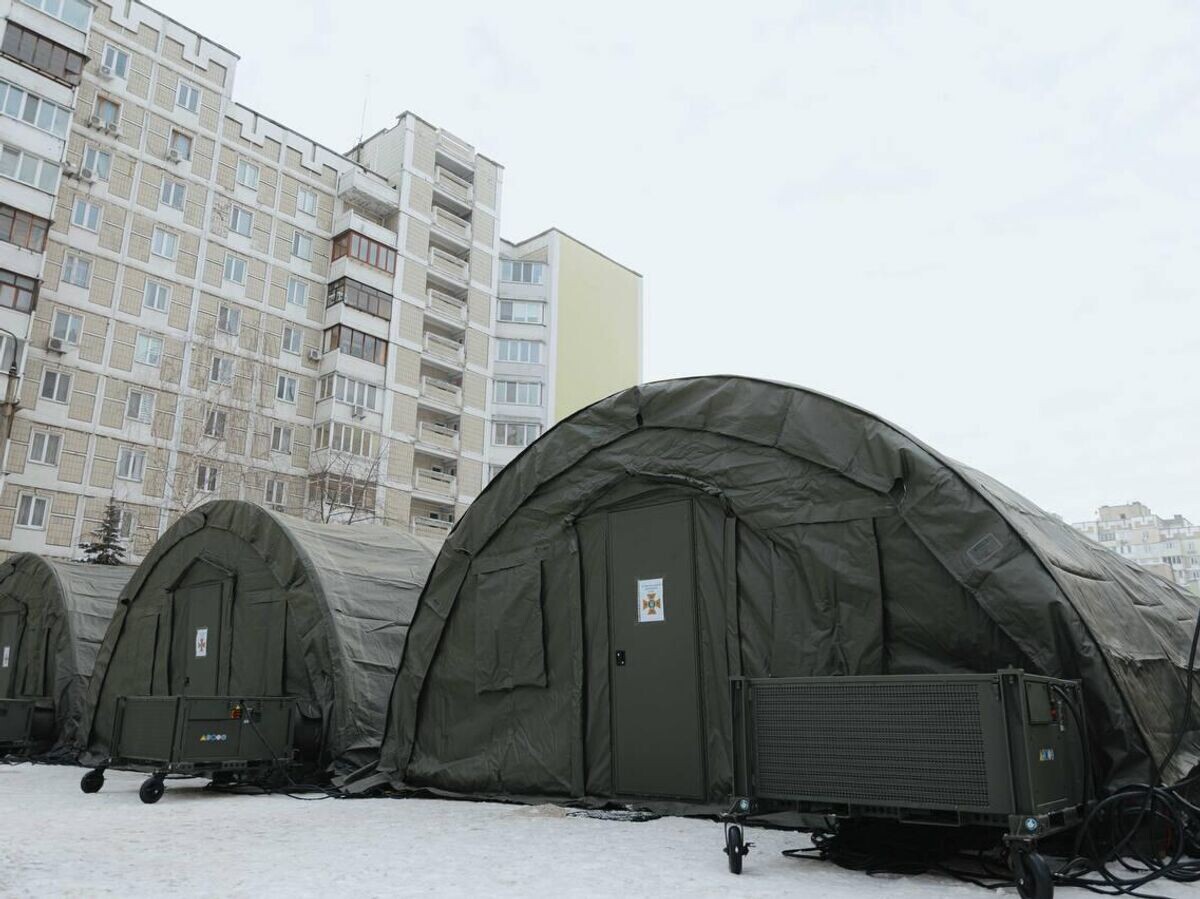    Палаточный городок в микрорайоне Троещина в Киеве | © МВД Украины