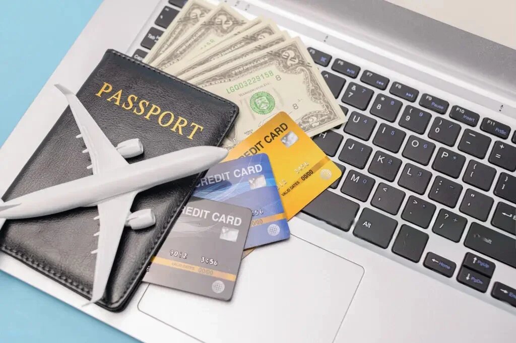 Подготовка финансов к поездке за границу: паспорт, банковские карты и способы оплаты для туристов из России в 2026 году