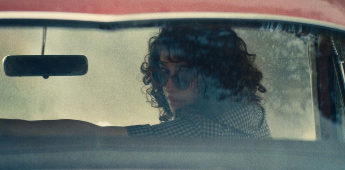 Одесса Эзайон в фильме «Марти Великолепный»Источник: A24